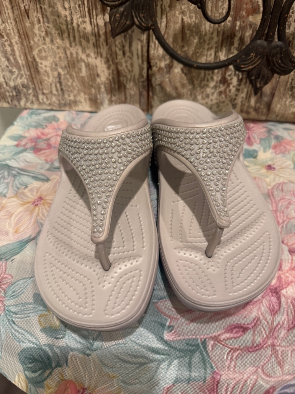 Crocs Sloane Embellished Flip Flops Wedges 9 bling - Picture 3 of 8